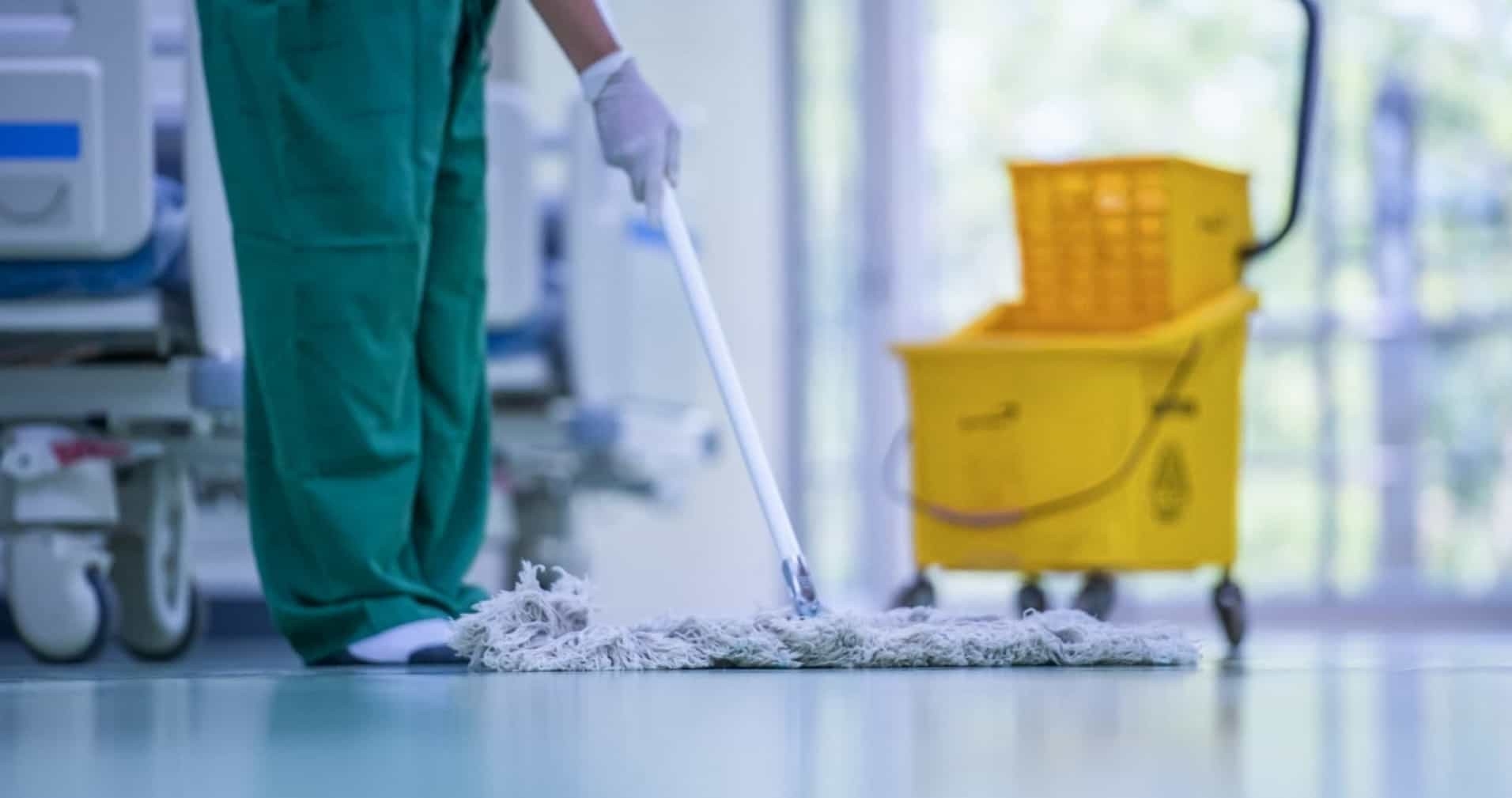 Começaram a ser vacinados funcionários de limpeza de hospitais